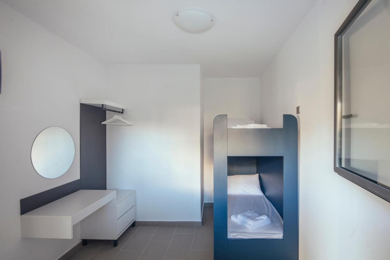 Ermojo Luxury Apartments Metokhion Patriotikon Exterior photo